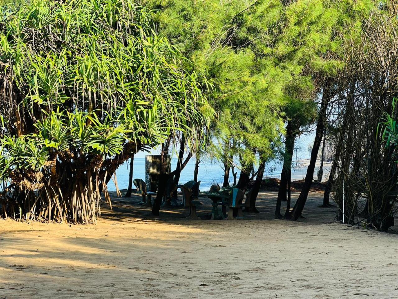 Omeesha Beach Hotel Калпития Экстерьер фото