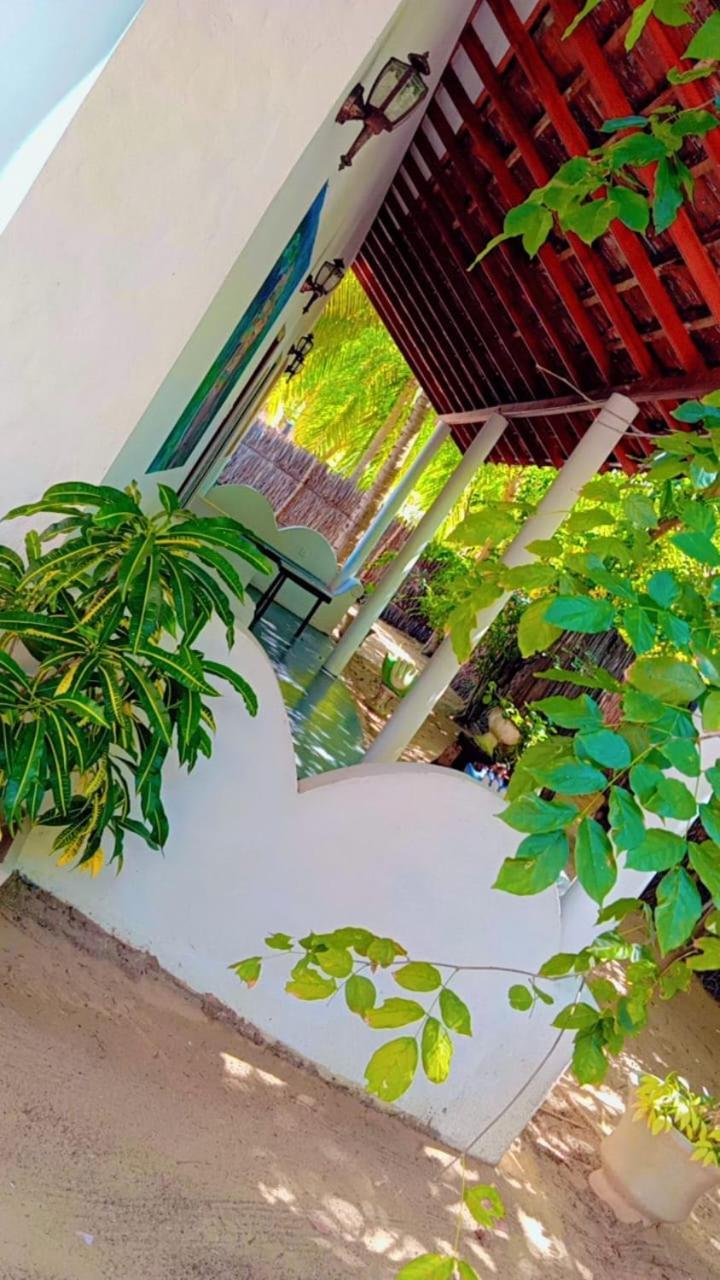 Omeesha Beach Hotel Калпития Экстерьер фото