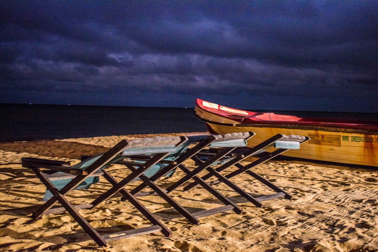 Omeesha Beach Hotel Калпития Экстерьер фото